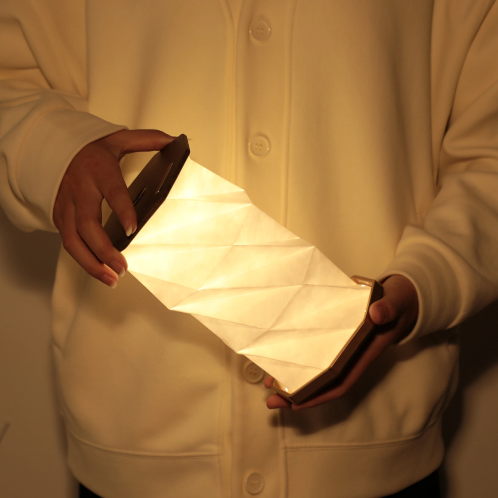 Gingko Design - Twist Hexagon Lamp