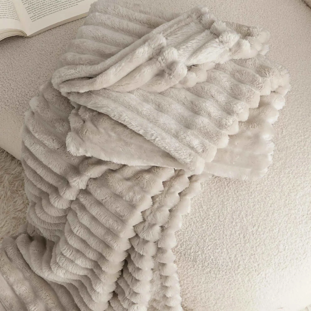 Kuscheldecke Throw rabbit fur rib off-white